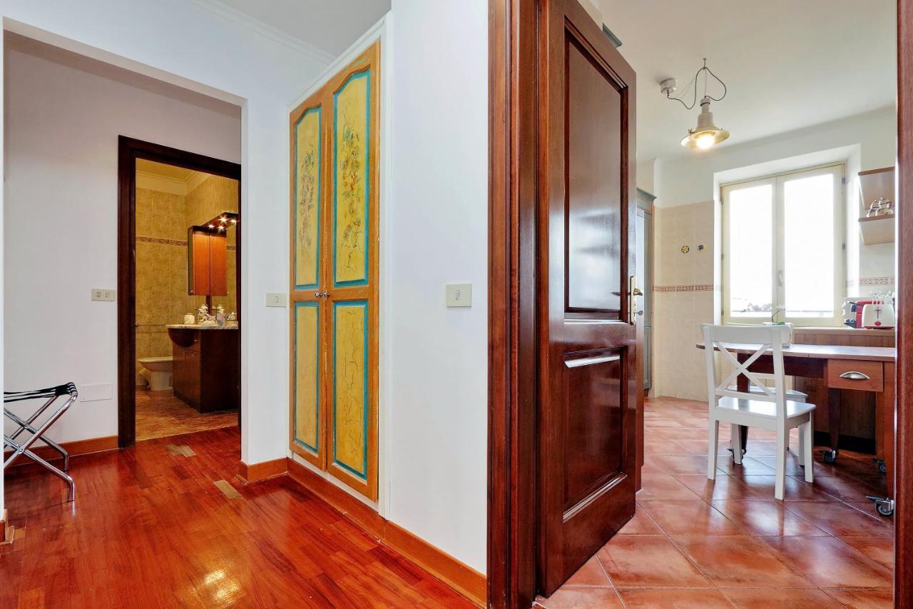 Colosseo Sunset Apartment Rome Bagian luar foto