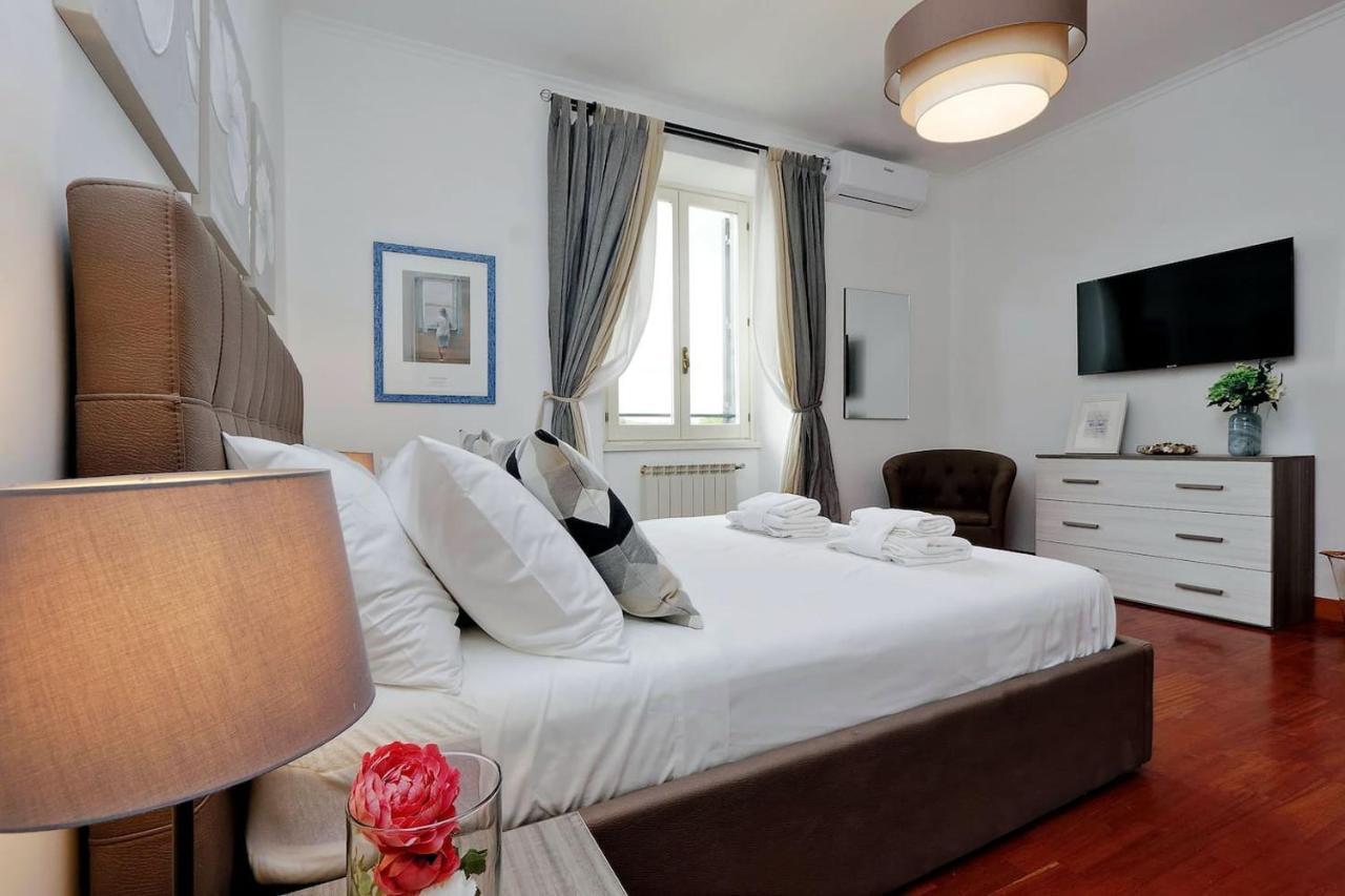 Colosseo Sunset Apartment Rome Bagian luar foto