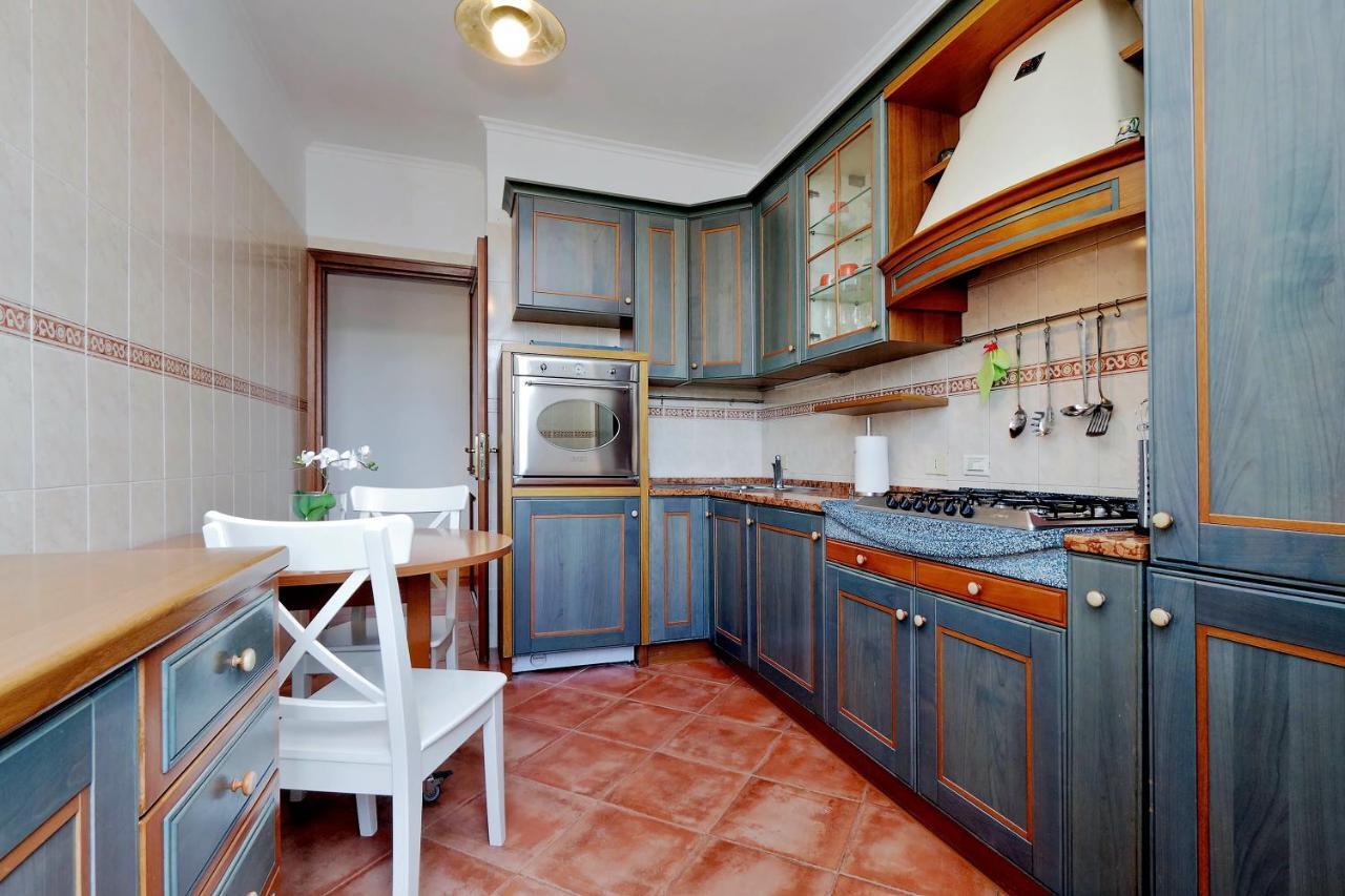 Colosseo Sunset Apartment Rome Bagian luar foto