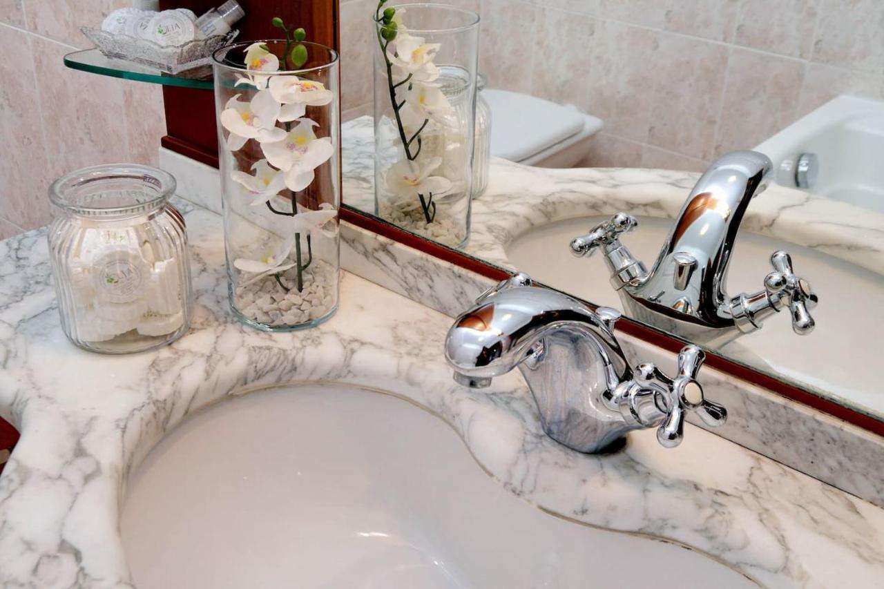 Colosseo Sunset Apartment Rome Bagian luar foto